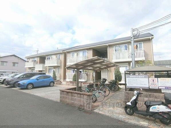 クロスロードA棟の物件外観写真